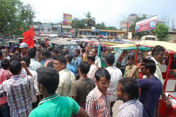 Govt. negligence causes clash between unruly auto rickshaw drivers and tom-tom drivers Govt. negligence causes clash between unruly auto rickshaw drivers and tom-tom drivers